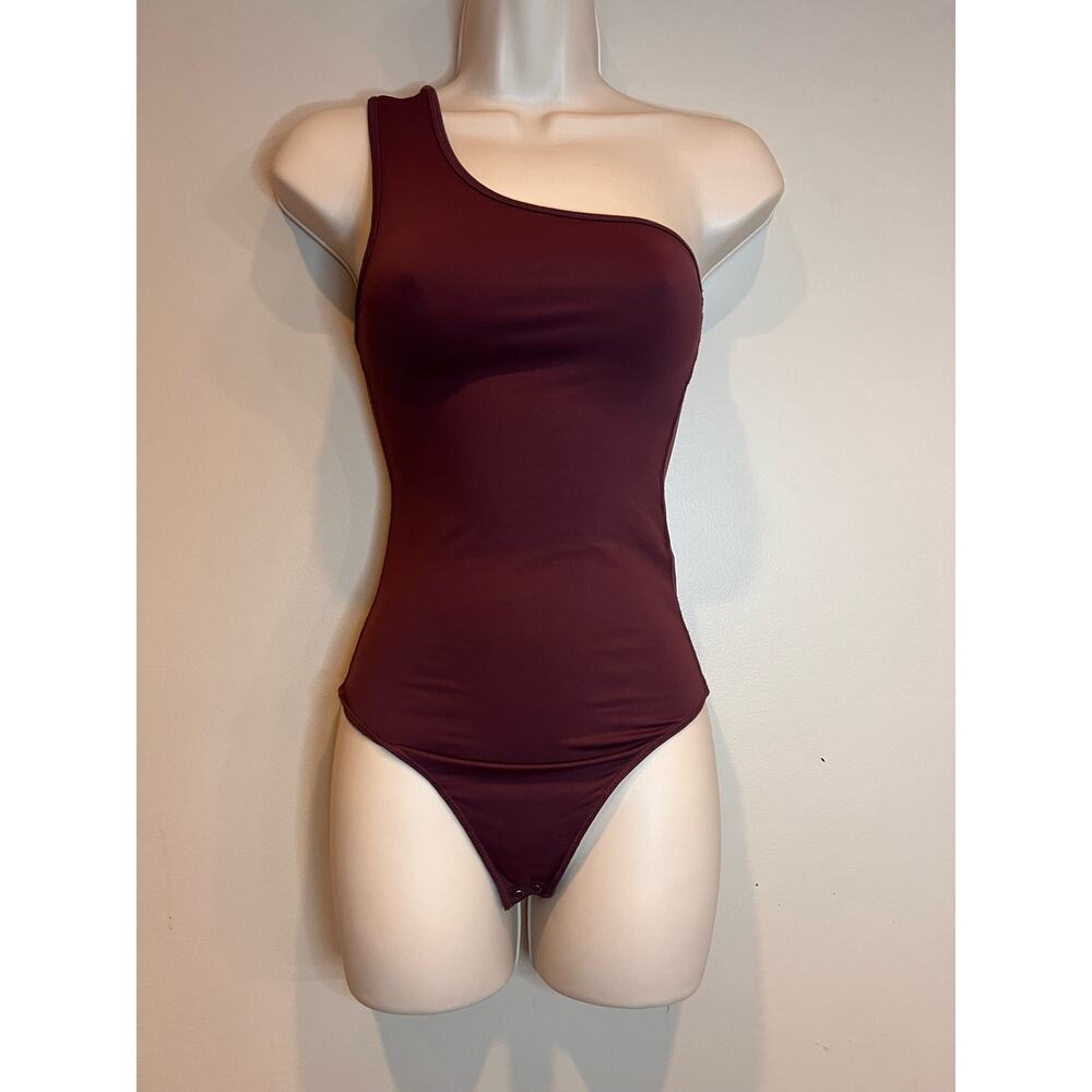 Abercrombie & Fitch Soft A&F Collection Sleeves Seamless one shoulder Body Suit